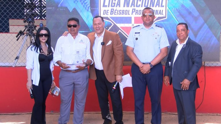 Liga Nacional de Béisbol Profesional reconoce a Junior Noboa