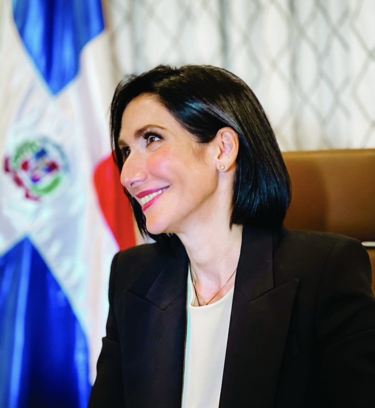 Tras regresar del funeral del papa, Raquel Arbaje reflexiona sobre la vanidad de cosas materiales