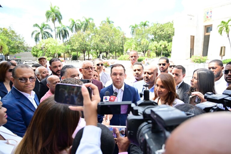 “Su legado quedará para siempre con nosotros”, expresa Johnny Pujols sobre Roberto Rodríguez Marchena