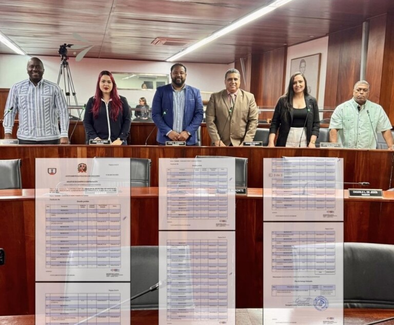 Bloque de Regidores de la Fuerza del Pueblo exige mayor transparencia en licitaciones del Ayuntamiento de Santiago