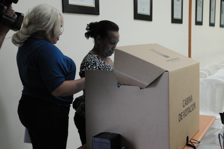 Miembro de la JCE sugiere a legisladores establecer por ley el voto automatizado