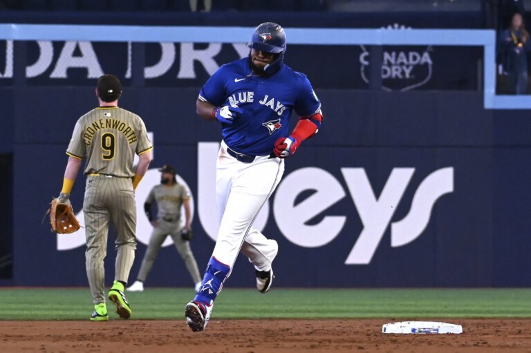 Vladímir Guerrero Jr. pegó su sexto cuadrangular en triunfo de Toronto ante Padres