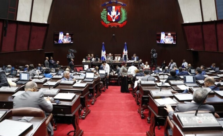 Diputados buscan cambiar distribución de los fondos de ayuntamientos