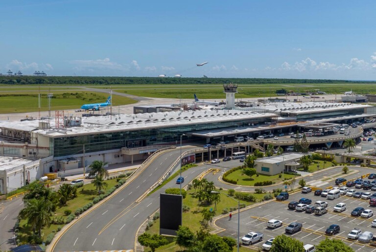 Aerodom inicia demoliciones de edificios para la construcción de nueva terminal del AILA