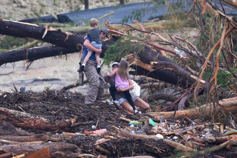 El número de fallecidos en Texas por las inundaciones alcanza ya los 79