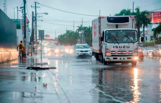 Indomet: vaguada y onda tropical provocarán lluvias y tronadas este martes