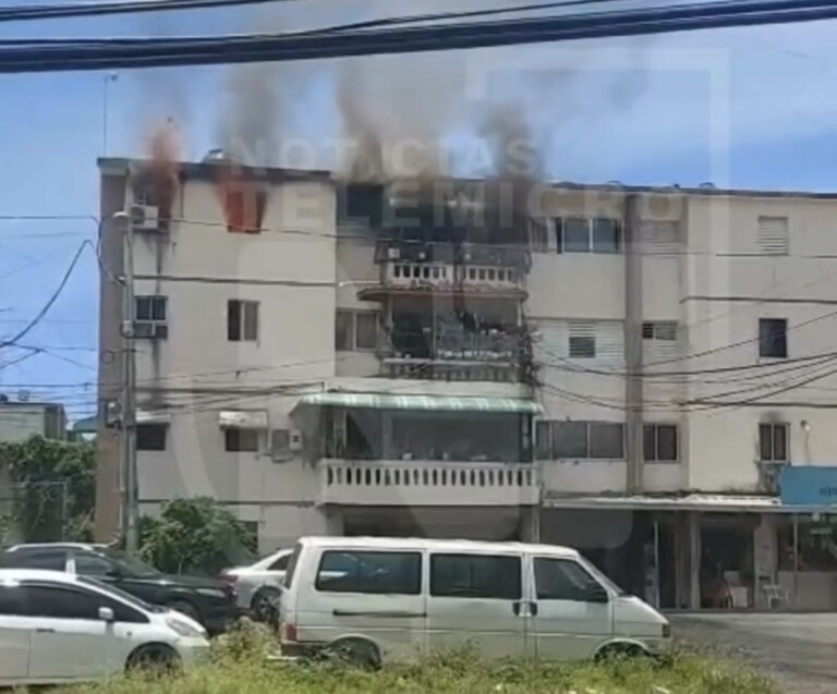 ¡INCENDIO EN INVIVIENDA!