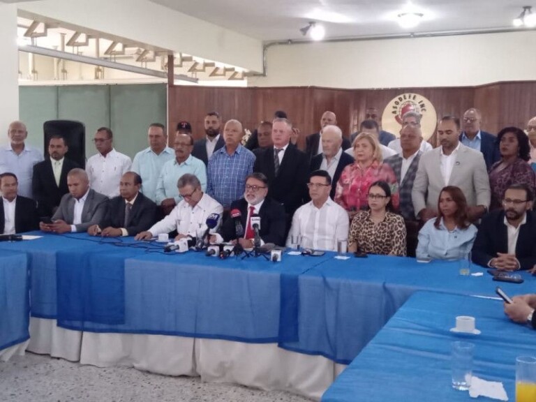 Comerciantes rechazan reforma laboral sin modificación de cesantía; advierten paros nacionales
