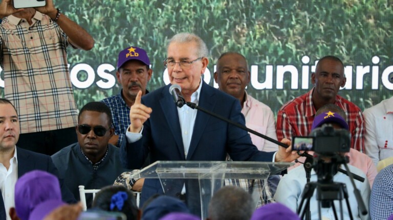 Danilo denuncia el abandono de hospitales y de la salud de la gente