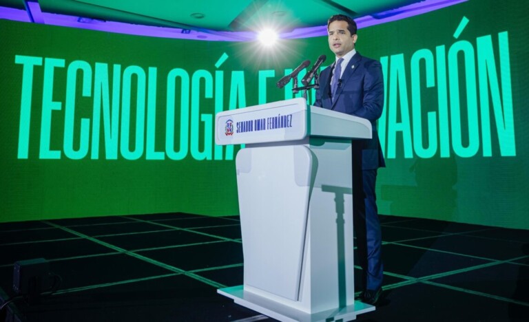 Omar Fernández rinde cuentas de su primer año de gestión como senador