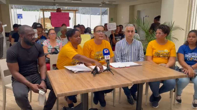 Denuncian que niños con Síndrome de Down quedan sin inscripción en Villa Mella
