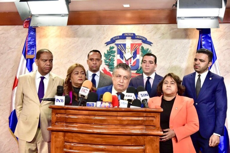 Gustavo Sánchez acusa a Fuerza del Pueblo de “asediar” a dirigentes del PLD y responsabiliza a Radhamés Jiménez
