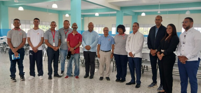 Infraestructura Escolar entrega comedor y parqueo que beneficiará a más de 700 estudiantes en Instituto Técnico Salesiano