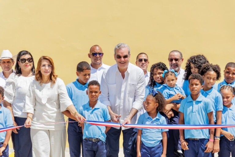 Gobierno entrega dos escuelas en Puerto Plata que garantizarán educación de calidad a más de mil estudiantes