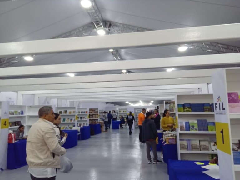 Baja asistencia del público en el segundo día de la Feria Internacional del Libro