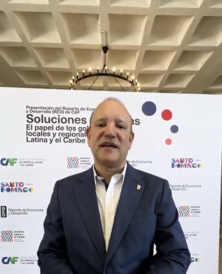 Alcalde de Santiago pondera gestión de Carolina en la capital
