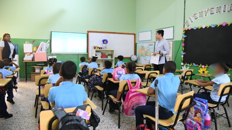 Al menos 54 estudiantes especiales en SFM sin cupo para recibir docencia