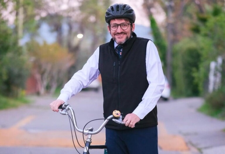 El ministro de Energía de Chile renuncia por error en cálculo que elevó la tarifa eléctrica