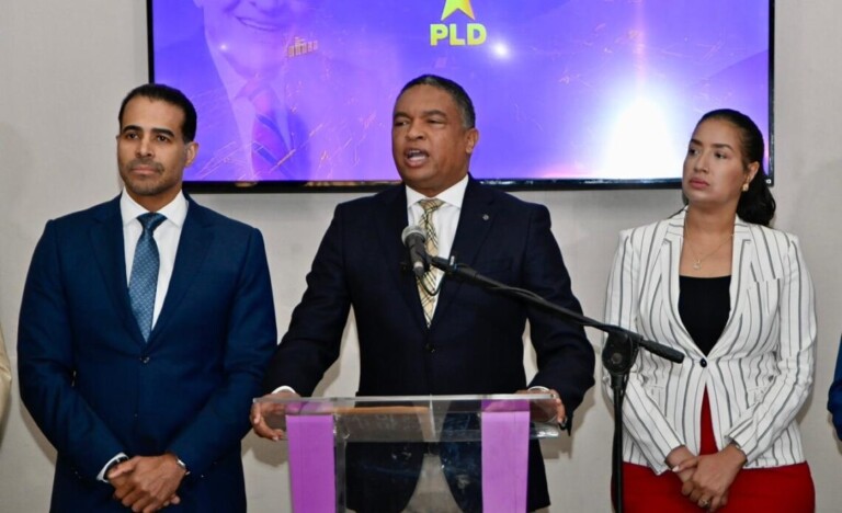 Yván Lorenzo califica de “burla” a la inteligencia de los dominicanos revisión integral al SeNaSa&nbsp;