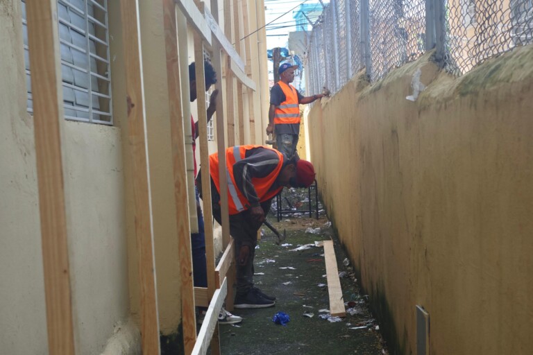 Infraestructura Escolar trabaja en la rehabilitación de escuelas afectadas por aguaceros de tormenta Melissa&nbsp;