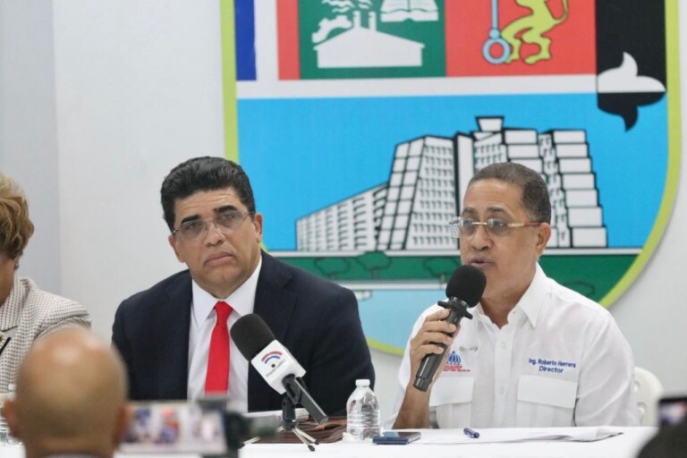 Gobierno dispone acelerar terminación y rehabilitación de 70 obras escolares en Santo Domingo Este a través del Plan “Aulas 24/7”