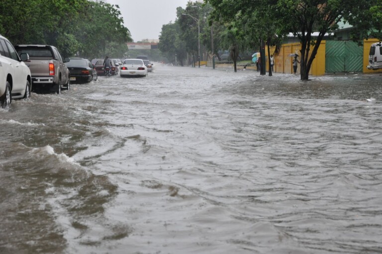 ¡Domingo lluvioso!&nbsp;Hoy, intensos aguaceros y 18 provincias en alerta