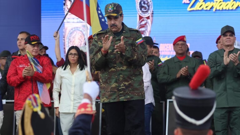 Maduro bloquea operaciones aéreas y miles de venezolanos quedan atrapados en el exterior&nbsp;