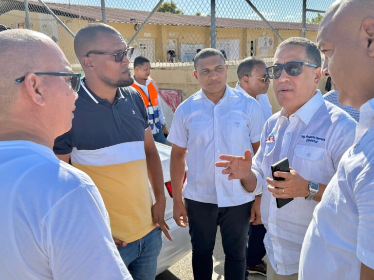 Gobierno acelera la construcción de 18 proyectos escolares en Bahoruco a través del Plan 24/7-365