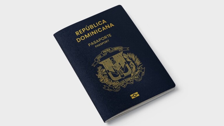 Ciudadanos se quejan por precio del nuevo pasaporte electrónico