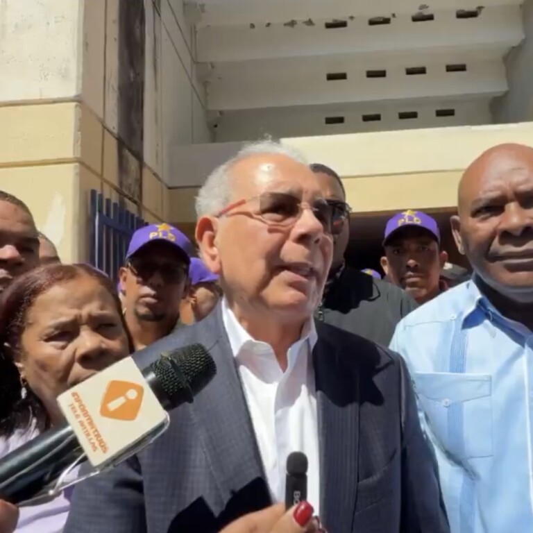 Danilo Medina denuncia que PRM aumentará al triple costo de presa Monte Grande&nbsp;