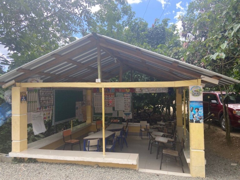 Paralizan docencia en escuela de SFM por falta de pago de alquiler por el Minerd