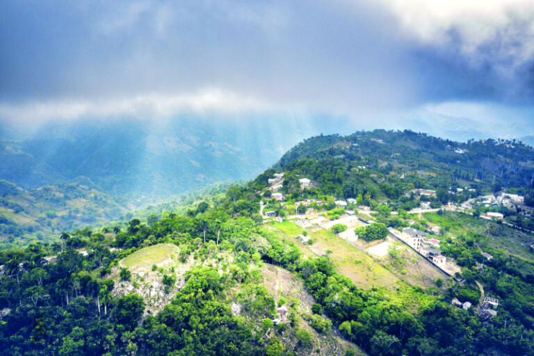Otorgan a tres empresas permiso exploración minera en cordillera Septentrional