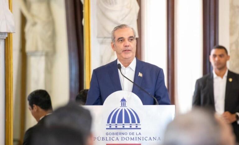 Abinader admite habrán presiones en tarifas eléctricas, costos del transporte y alimentos por conflicto en Medio Oriente