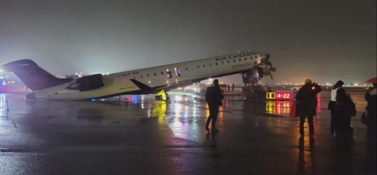 Accidente en Aeropuerto LaGuardia de NY: Dos pilotos mueren tras chocar avión de Air Canada y camión de bomberos