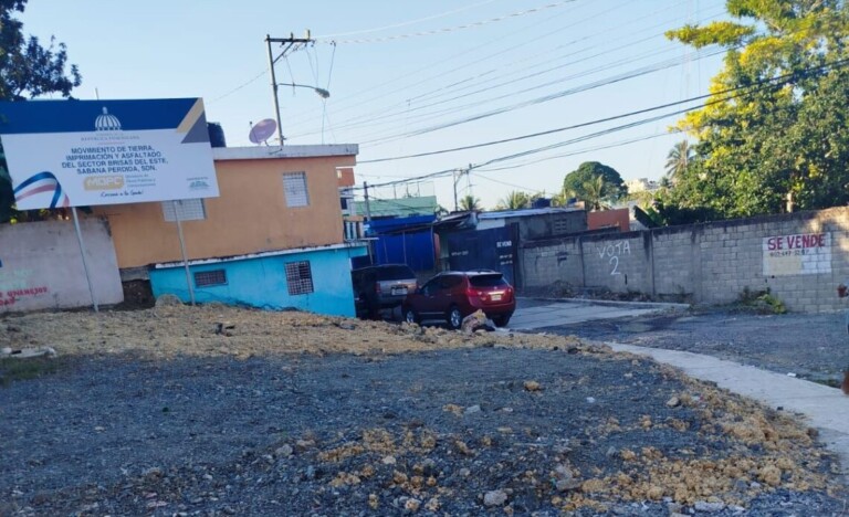 Comunitarios de Brisas del Este solicitan cancha deportiva para fomentar la recreación y formación de sus jóvenes
