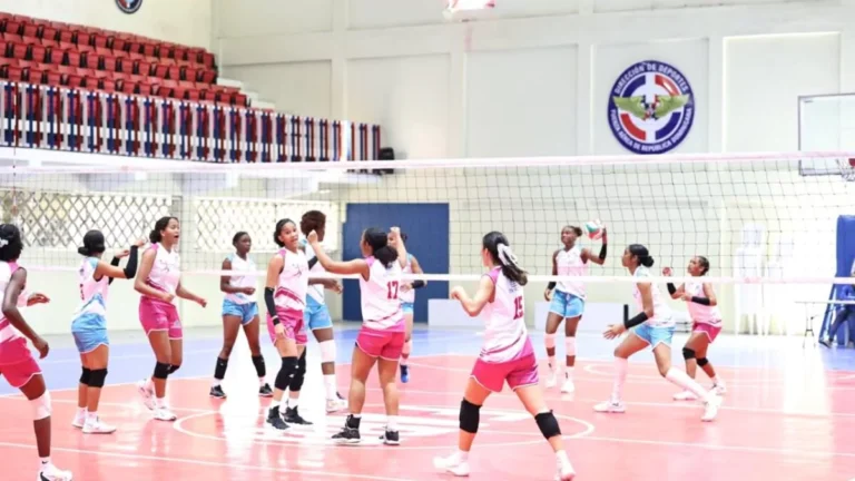 Distrito Nacional arrasa a La Vega en voleibol en los Juegos de la Mujer 2026