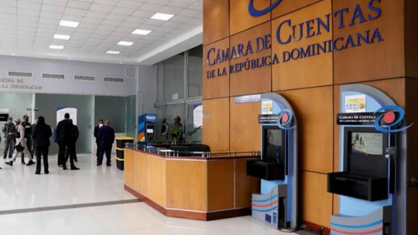 Cámara de Cuentas recula miembros no se aumentaran salarios