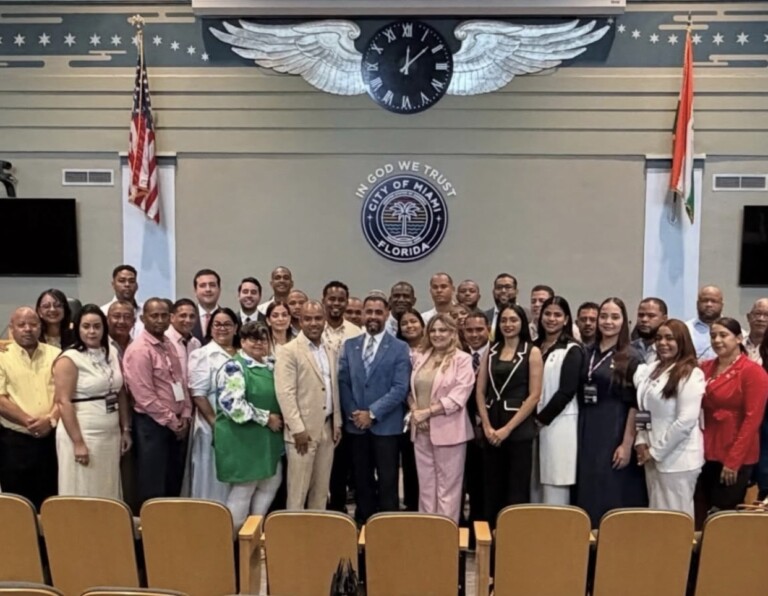 Delegación de 41 regidores dominicanos visita Miami junto a ASODORE