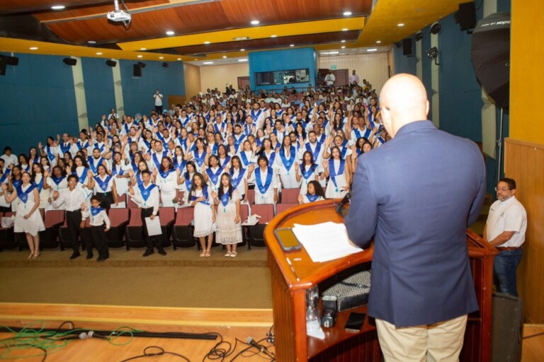 Palabra Multimedia celebra su trigésima graduación con una apuesta firme a la ética y la excelencia