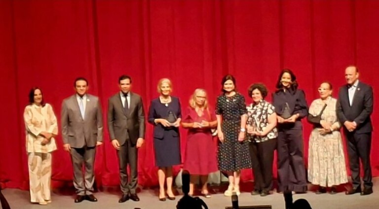 Raquel Peña encabeza homenaje por los 100 años del Himno a las Madres y valoró legado de mujeres dominicanas