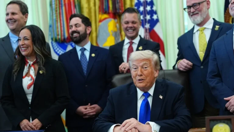 Trump afianza poder en primarias mientras demócratas ganan terreno