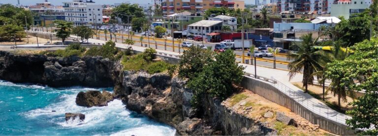 Presidente Abinader y ministro Collado inauguran segunda etapa de malecón de Santo Domingo Este.
