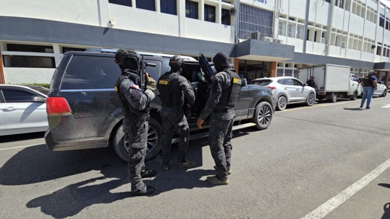 Extraditan a Puerto Rico a dominicano acusado de asesinato y tráfico ilegal de armas