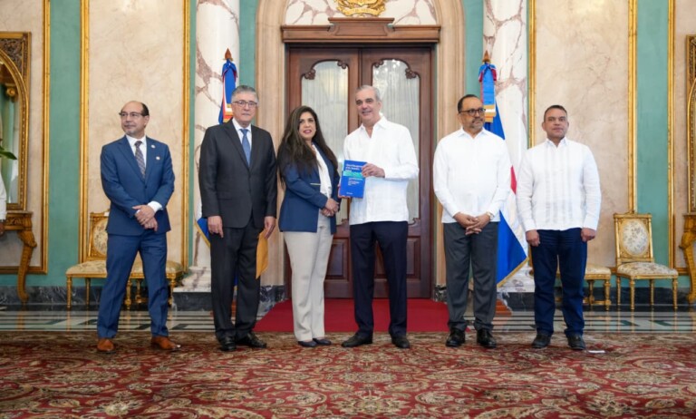 Presidente Abinader juramenta Comité Dominicano de Salud Mental Penitenciaria