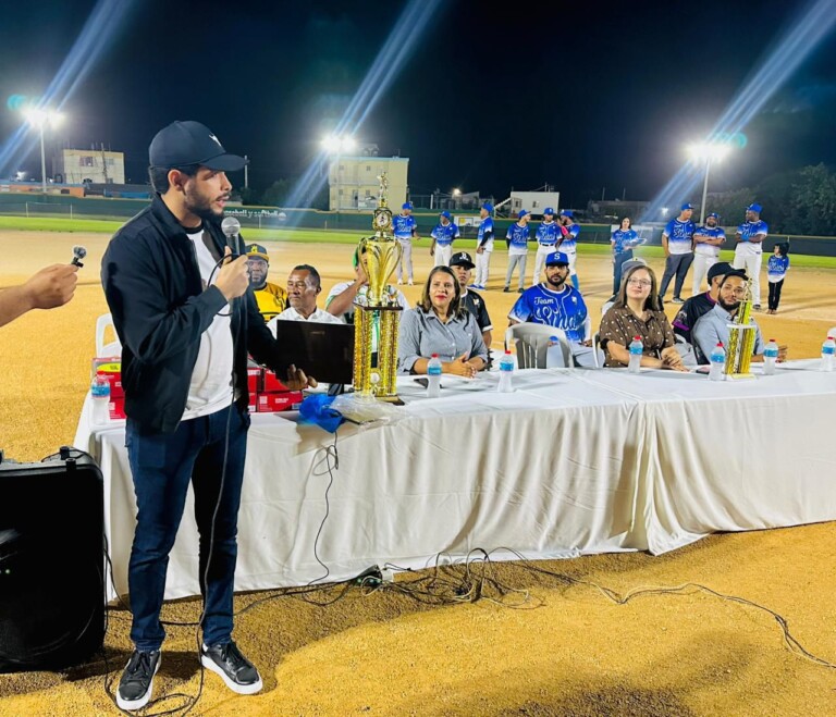 Inicio del torneo Copa Papá, donde también se nos entregó un reconocimiento 🥎 🏆.