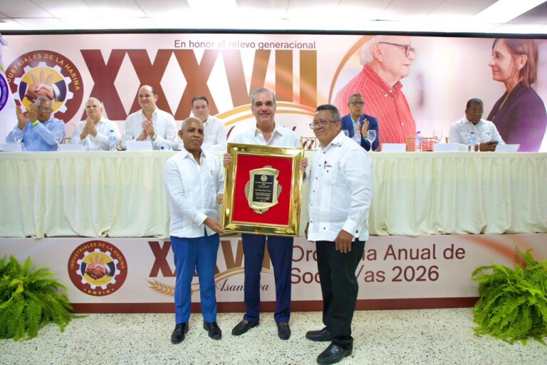 Presidente Abinader afirmó que gobierno continuará apoyando a los pequeños y medianos productores de la harina con equipamiento y ayudas técnicas para mantener precios adecuados del pan