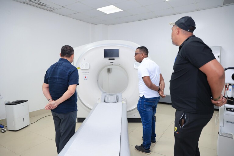 SNS interviene Hospital Taiwán en Azua y asume funciones operativas