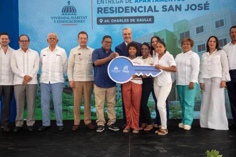 Presidente Abinader entrega 700 apartamentos del Plan Familia Feliz en la Urbanización San José, Santo Domingo Norte