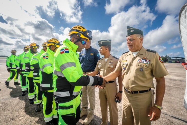 Gobierno dominicano envía nuevo contingente de rescatistas a Venezuela para reforzar las labores de búsqueda y rescate
