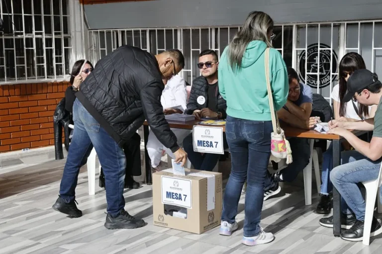 Colombia vota para elegir al presidente que sucederá a Gustavo Petro
